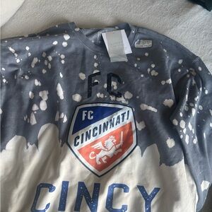 FC Cincinnati Gray and White Sweatshirt